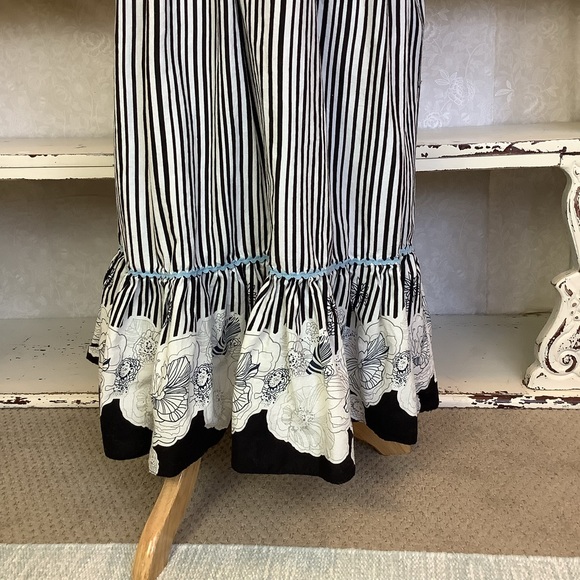 Whimsical Maxi Dress - Picture 3 of 12